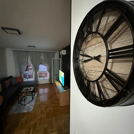 Stan Na Dan Aurora Apartment