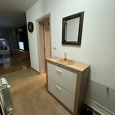 Stan Na Dan Aurora Apartment *