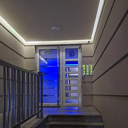 Stan Na Dan Aurora Apartment *