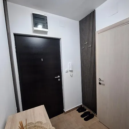 Stan Na Dan Aurora Apartment